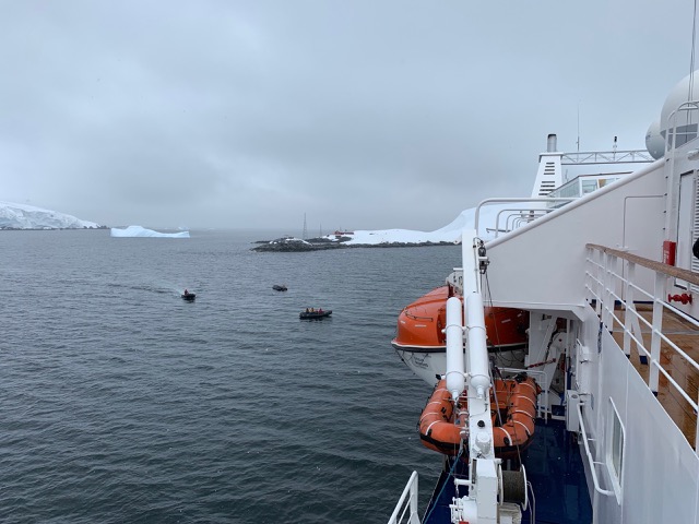 Zodiacs getting ready