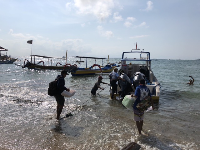 Getting onto the dive boat