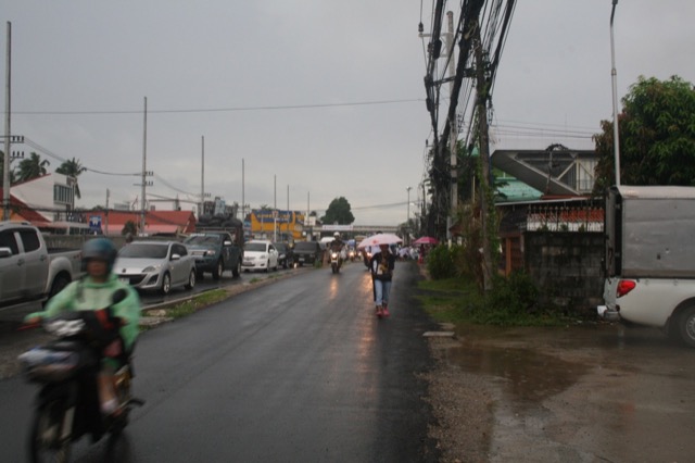 Special road for motorbikes next to the highway