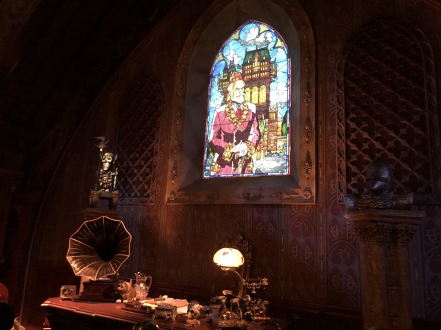 First room in Tower of Terror... so different!