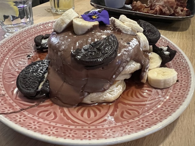 Delicious Nutella, Oreo, and Banana Pancakes