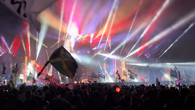 Sara Landry's remix of Master At Work by Golpe