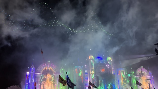 Intermezzo drone show: This is House Music