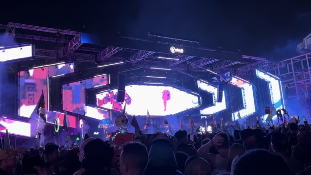 Wooli playing Whiplash (feat. SOFI) by Crankdat