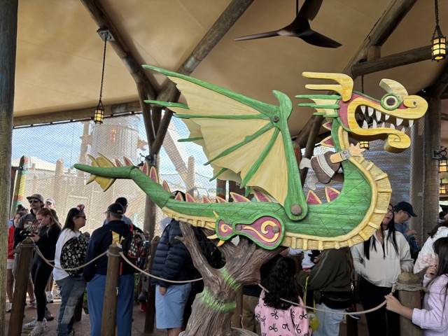 The queue for Dragon Racer's Rally