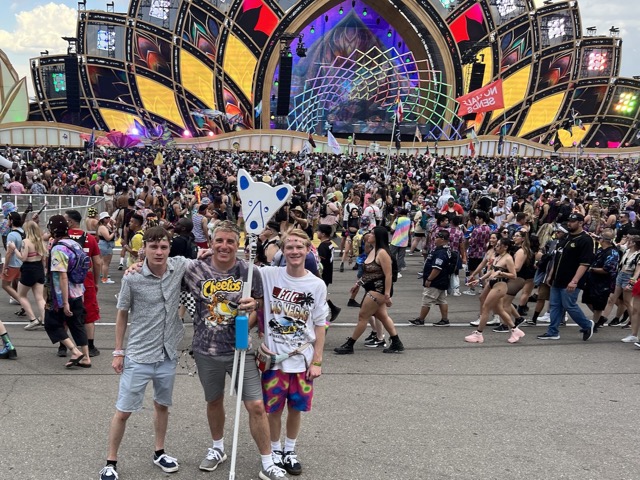 Harris, Myke, and Henry begin the evening