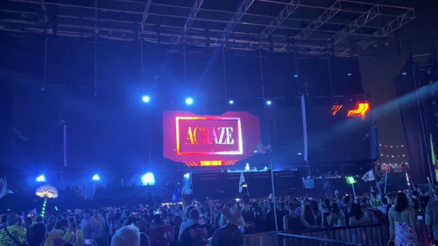 Acraze's blend of One More Time and Rumble