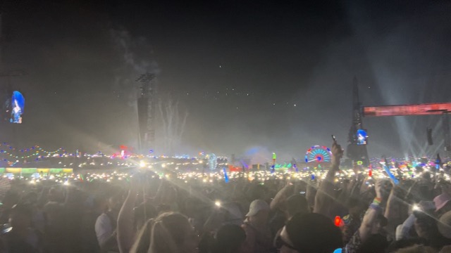 Zedd's Clarity with the audience lighting it up