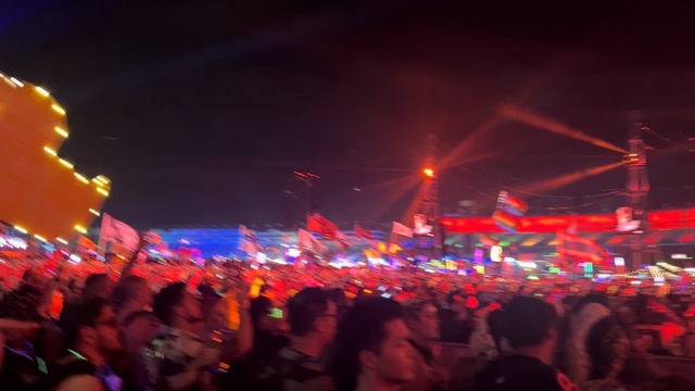 Gareth Emery playing Kernkraft 400