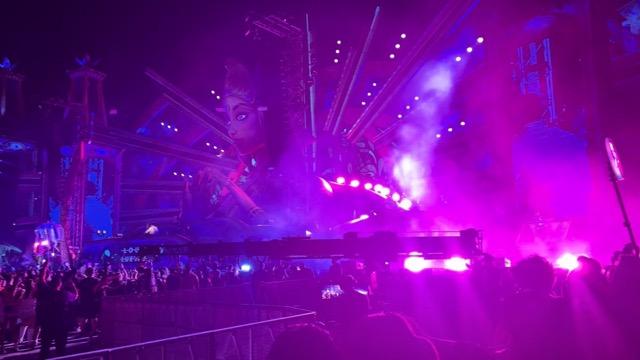 Loud Luxury remixing Last Night