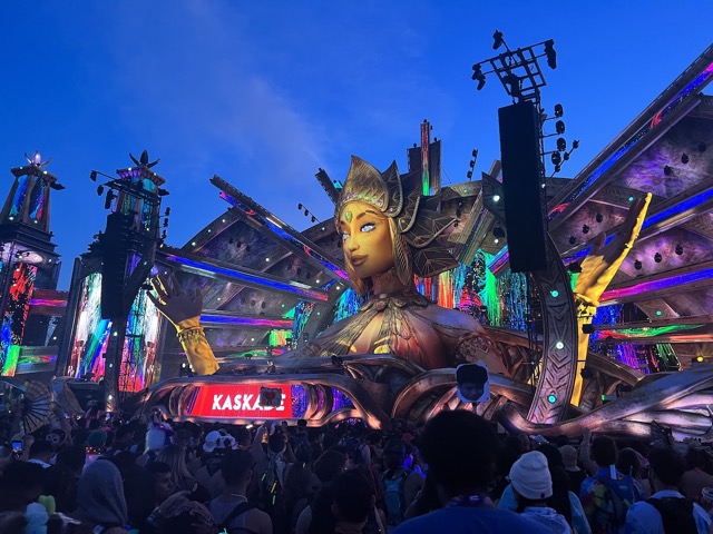 Sunrise over Kinetic Field