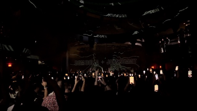 Dom Dolla + John Summit perform Lola Young's Messy