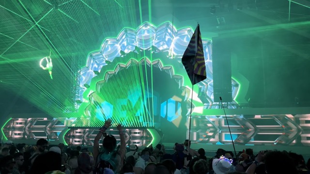 Paul Oakenfold with Vois sur ton chemin