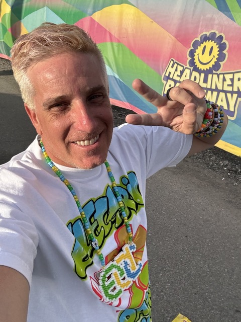 New EDC shirt, heading into the festival, along Headliner Parkway