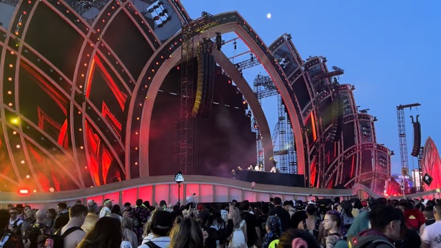 Still going strong at 5:30am with NGHTMRE