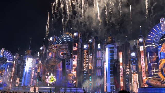 Intermezzo: This is House Music