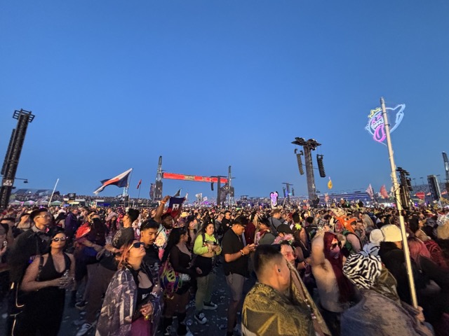 The crowd still going strong