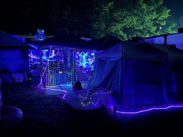 Another one of our neighbors with a sick tent setup