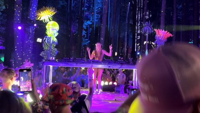 Brandi Cyrus - Shake It