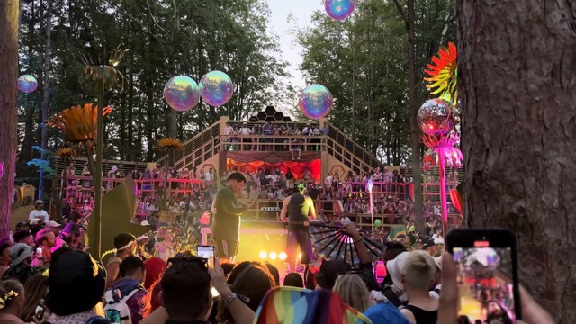 MOCHAKK’S NOT A HOUSE SET