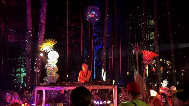 Brandi Cyrus with Too Sweet