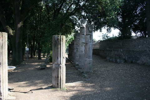 Foro Triangolare outside of the Teatri