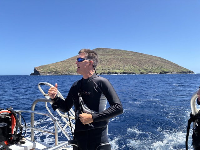 Divemaster Anthony prepping us for the third dive at Ni'ihau