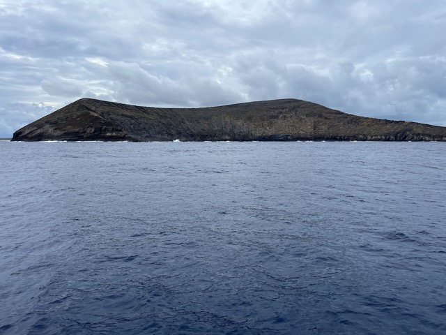 Crescent-shaped bay on Lehua Rock