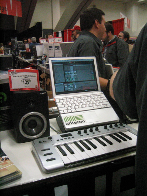 Mini keyboard with Mini PowerBook