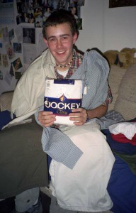 [19-matt-clothes2.jpg]