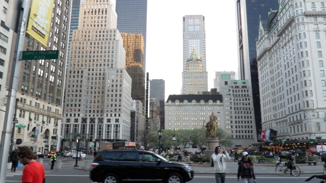 Doris Freedman Plaza