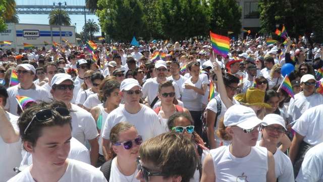 Crowd of Apple folks