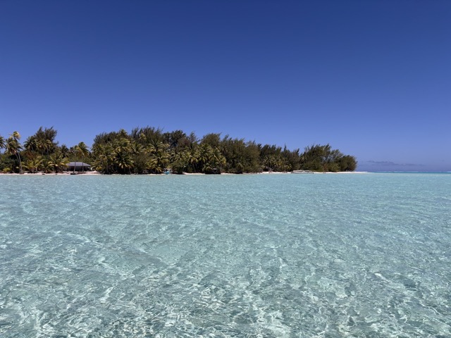 Artist's Studio on the south side of the Motu Piti A'au