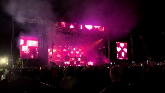 Porter Robinson's remix of Easy by Mat Zo