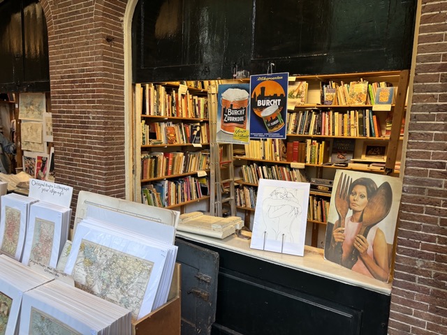 We stumbled upon this old building that had a bunch of little book stores