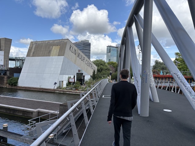 Walking over the bridge into Dijkspark