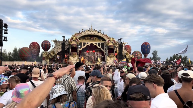 Amber Broos b2b MANDY