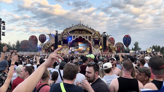 Oliver Helden's remix of Linkin Park's Numb