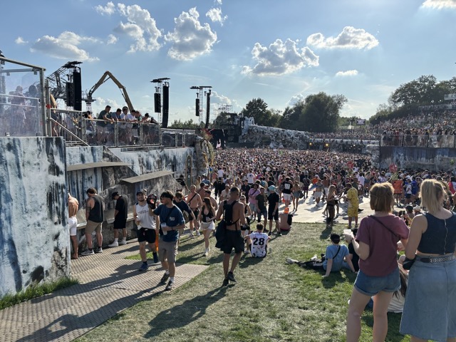 MainStage area even comes with a built-in latrine for the guys