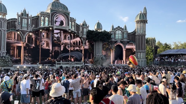 Dillon Francis b2b Marten Hørger - Wonderwall