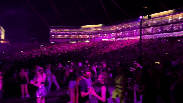 Martin Garrix's collab with MOTi for Virus (How About Now)