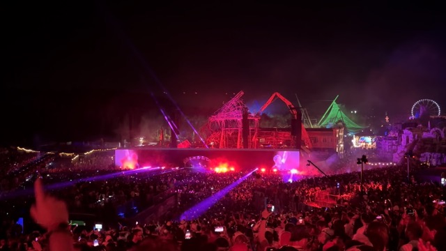 Martin Garrix's collab of Lauv of MAD