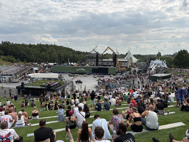 They're still setting up the new MainStage with less than 30 minutes until the first artist goes on stage