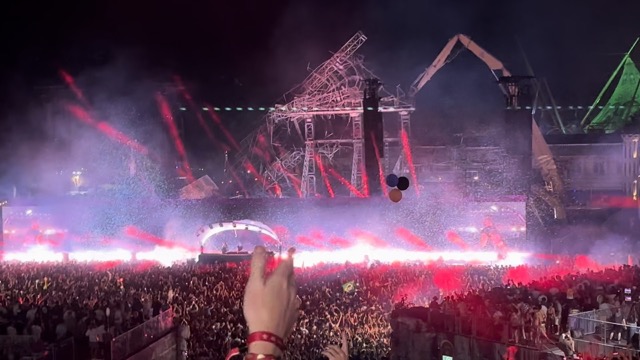 Martin Garrix saying goodnight