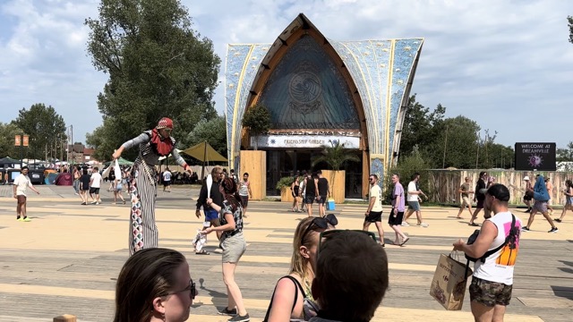 Juggling performers around Dreamville