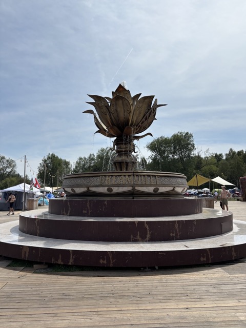 Dreamville fountain