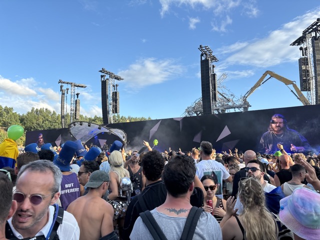 Solomun spinning but never smiling