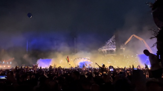 David Guetta telling everyone to have the best fucking night of their lives