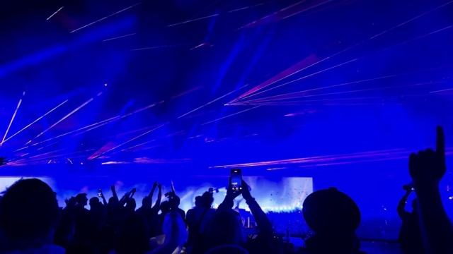 David Guetta getting the crowd singing Forever Young