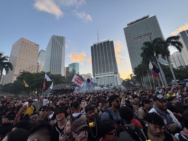 The crowd for Illenium at Bayfront Park's Mainstage